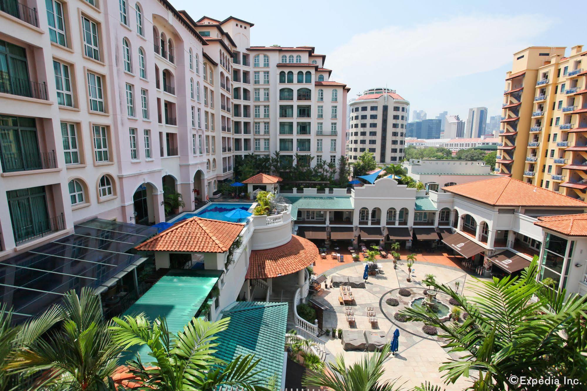 Fraser Place Robertson Walk Singapour Extérieur photo The resort's main pool